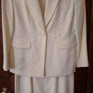 Valerie Stevens Ivory 2-piece dress/suit with Beautiful Beading Detail, Size 10P